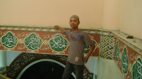 dekorasi kaligrafi: proses mendekorasi masjid